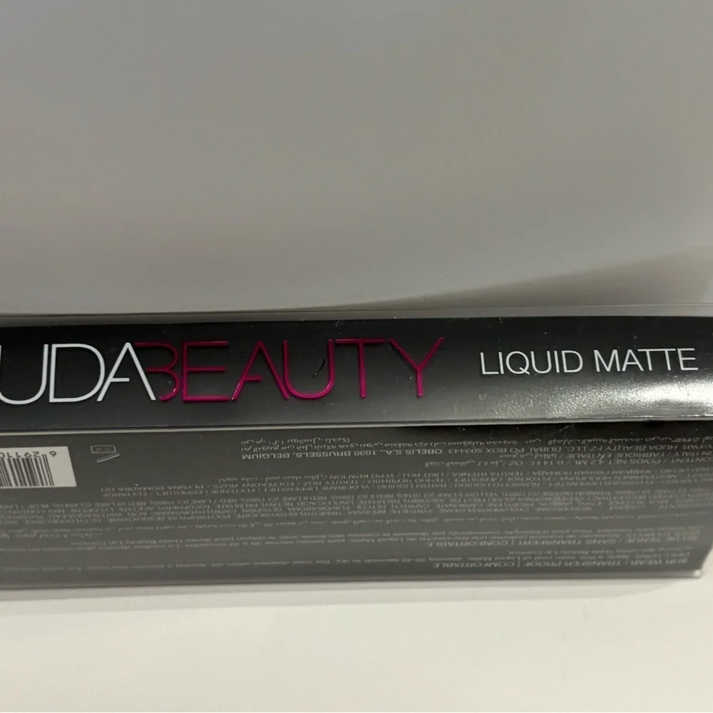Huda Beauty Brown Matte Lipstick color GIRLFRIEND NIB